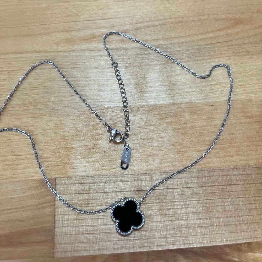 Black Onyx Four Leaf Clover fashion necklace - Picture 7 of 7